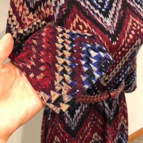 Long sleeve zigzag print sweater dress with belt - Picture 6 of 12
